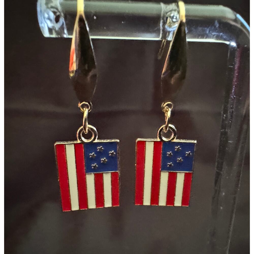 Americana USA Flag Dangle Earrings Patriotic Red White Blue 3/4 Inch E260